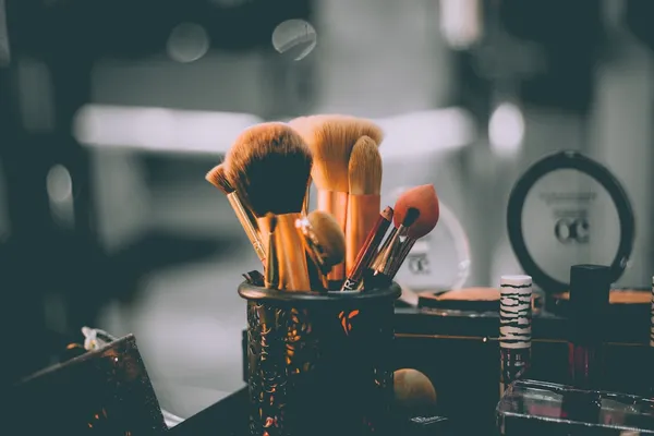 Sustainable Personal Care: Save Money with DIY Beauty ProductsIllustration