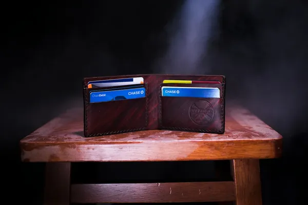 Smarter Shopping: Navigating Membership Programs and Clubs for SavingsIllustration